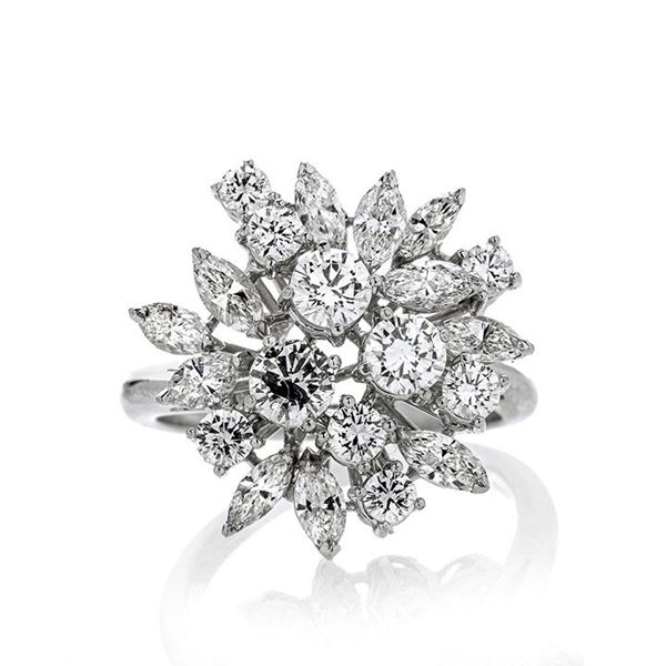 Ring in white gold and diamonds