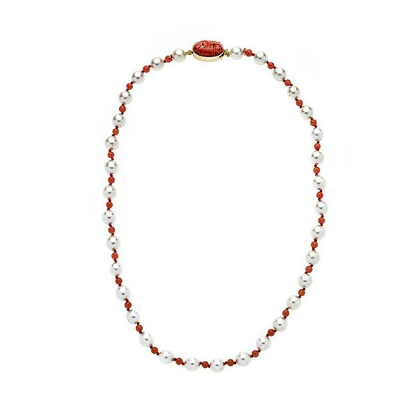 Choker in low title gold, coral and cultured pearls  - Auction Auction of Antique  Jewelry, Modern and Wristwatch - Curio - Casa d'aste in Firenze