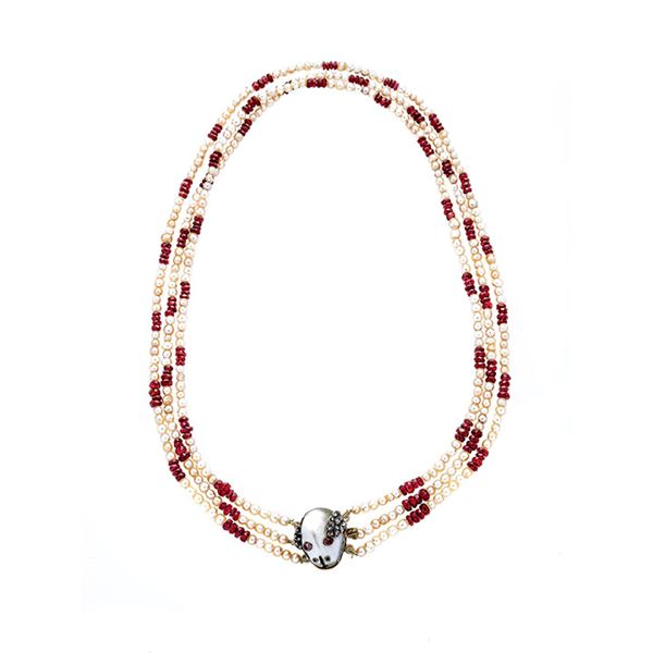 Necklace in pearls and rubies, low title gold, silver, nacre and diamonds