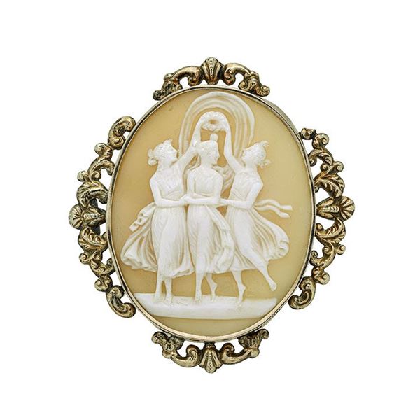 Cameo in shell and low title gold
