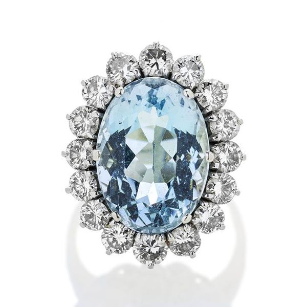 Ring in white gold with diamonds and aquamarine