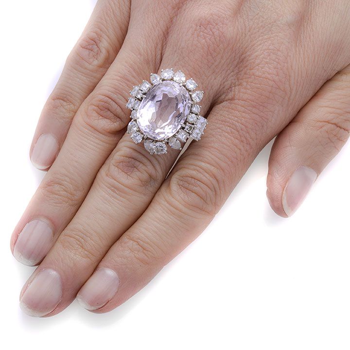 Grande Anello in Oro Bianco, Diamanti e Pietra Rosa
