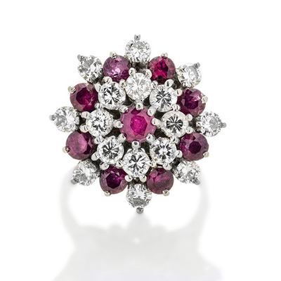 Anello da Cocktail in Oro Bianco, Diamanti e Pietre Rosse