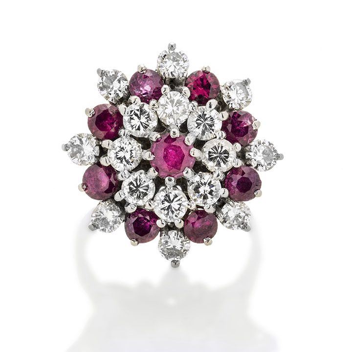 Anello da Cocktail in Oro Bianco, Diamanti e Pietre Rosse