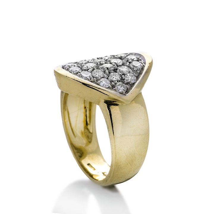 Anello in Oro Giallo e Diamanti