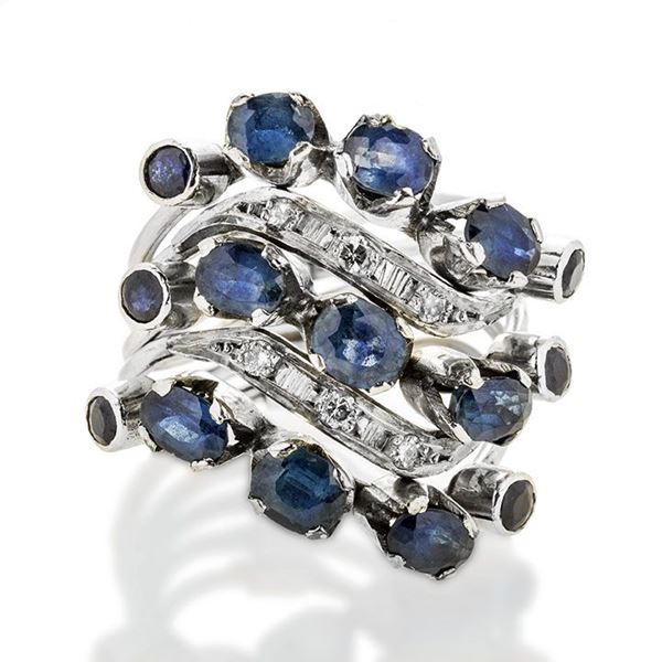 Ring in 14 kt gold, diamonds and sapphires