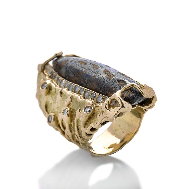 Grande Anello in Oro Giallo, Diamanti e Opale