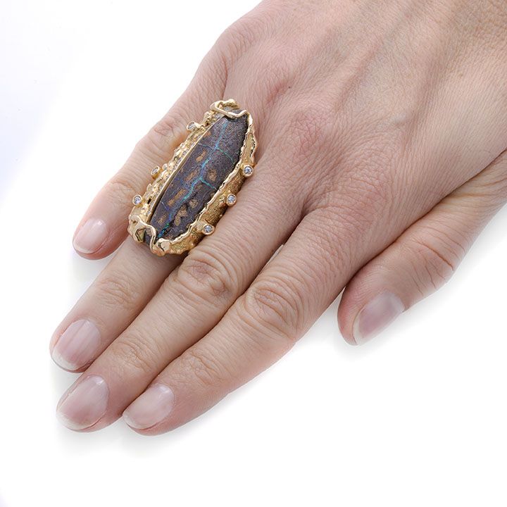 Grande Anello in Oro Giallo, Diamanti e Opale