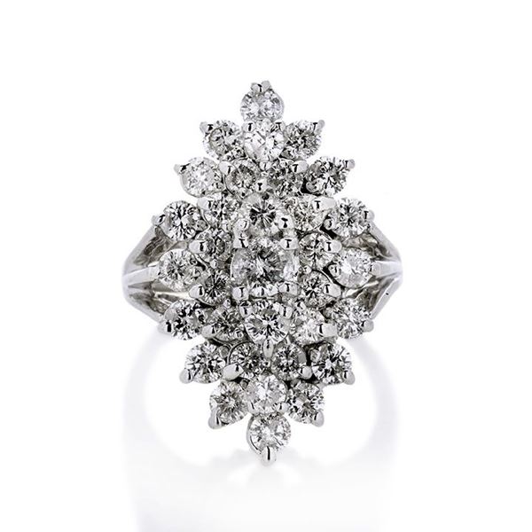 Ring in white gold and diamonds