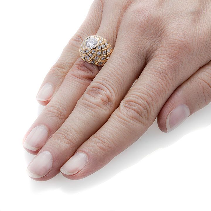 Anello in oro giallo e diamanti