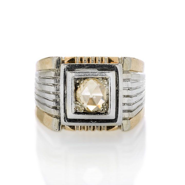 Anello a scudo in oro giallo, oro bianco e diamante