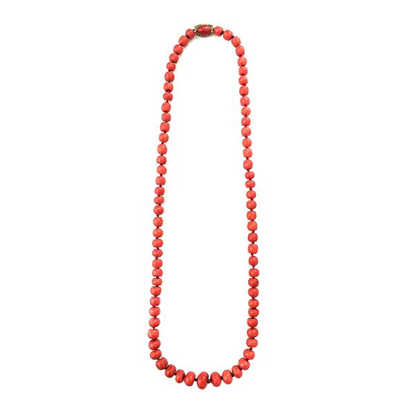 Necklace in red coral and yellow gold  - Auction Auction of Antique  Jewelry, Modern and Wristwatch - Curio - Casa d'aste in Firenze
