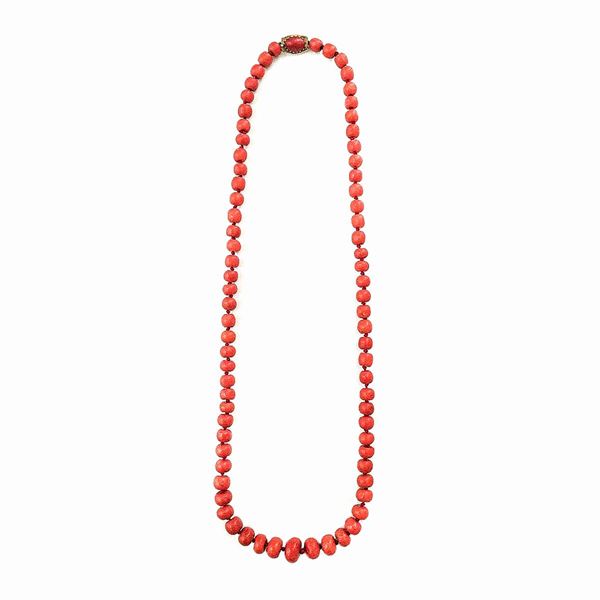 Collana in corallo rosso e oro giallo  - Asta Asta di Gioielli Antichi, Moderni e Orologi da polso - Curio - Casa d'aste in Firenze