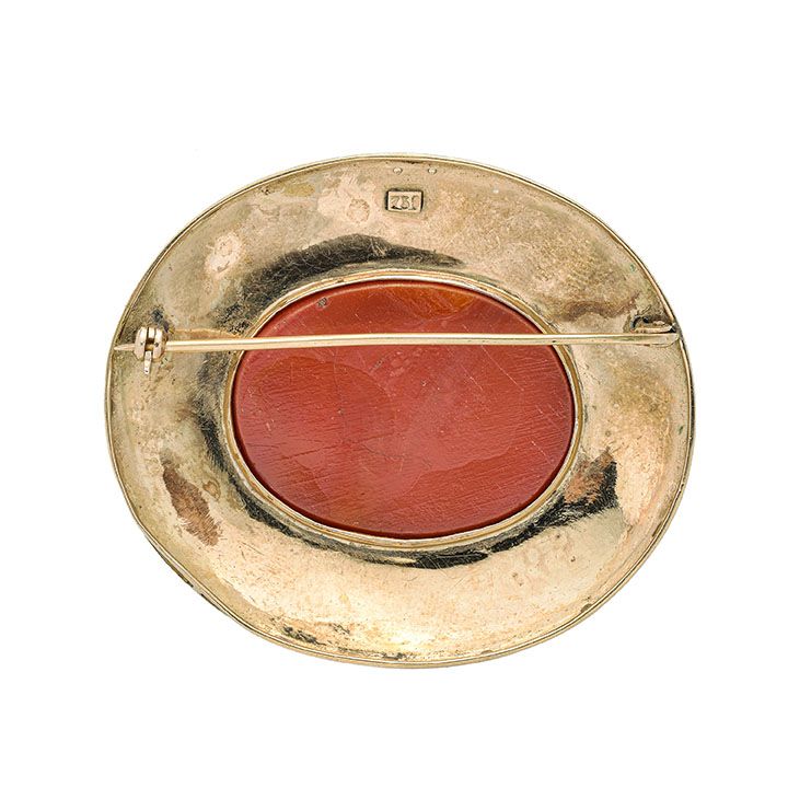 Grande spilla in oro giallo e corallo rosso