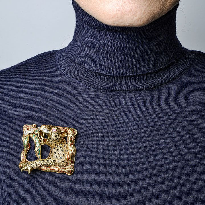 Grande spilla Leopardo in oro giallo, diamanti, perle, rubini e smalti colorati Frascarolo