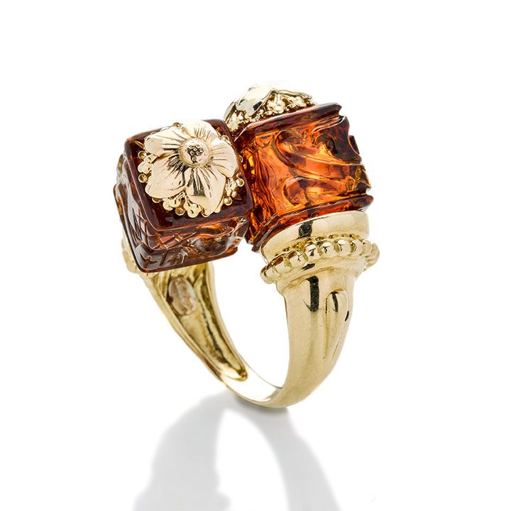 Anello Contrariè in Oro Giallo e Ambra Incisa