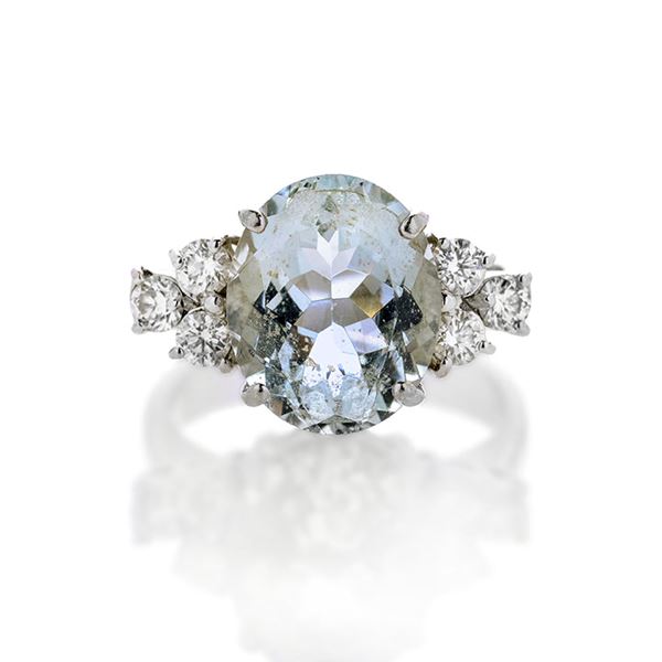 Ring in white gold, acquamarine and diamonds