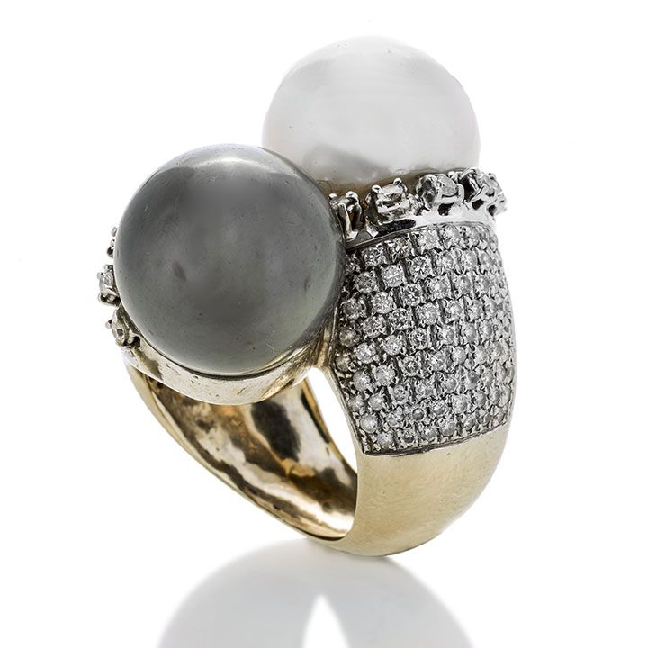 Grande anello contrariè in oro bianco, diamanti, perla e perla tahiti
