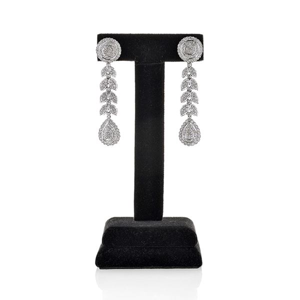 Pair of earring in white gold and diamonds