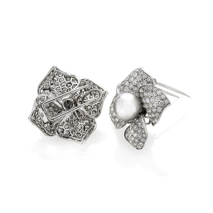 Paio di clips in oro bianco, diamanti e perle Tahiti