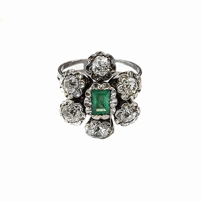 Anello in Oro Bianco, Diamanti e Smeraldo