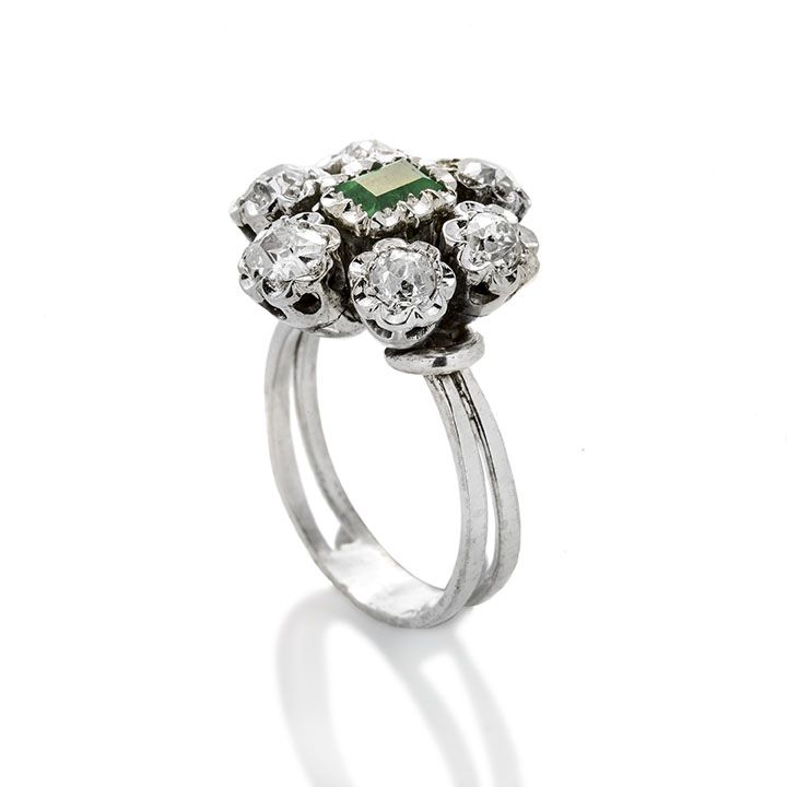 Anello in Oro Bianco, Diamanti e Smeraldo