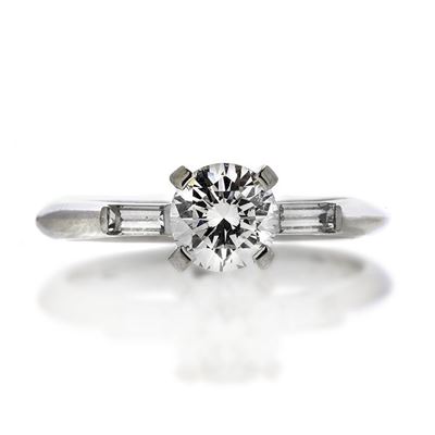 Anello Solitario in Oro Bianco e Diamanti