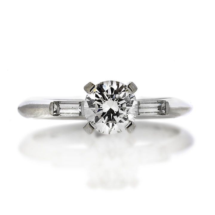 Anello Solitario in Oro Bianco e Diamanti