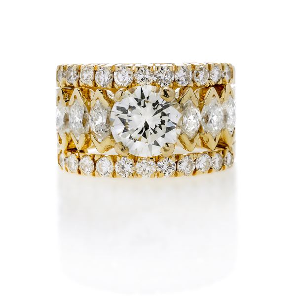 Band ring in yellow gold and diamonds