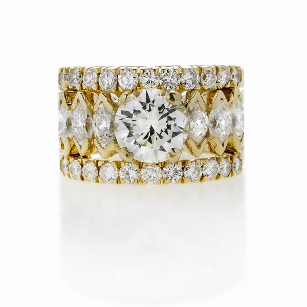 Band ring in yellow gold and diamonds