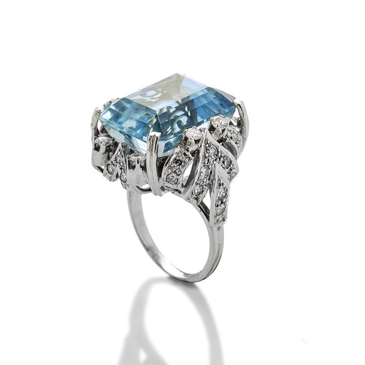 Anello in Platino, Diamanti e Acquamarina