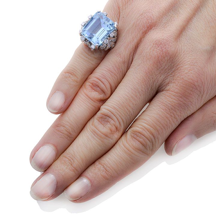 Anello in Platino, Diamanti e Acquamarina