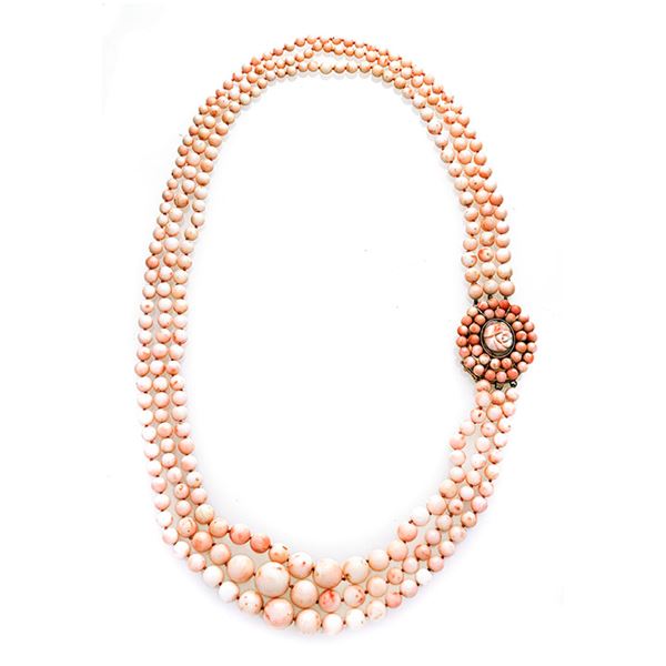 Necklace in light pink coral and yellow gold