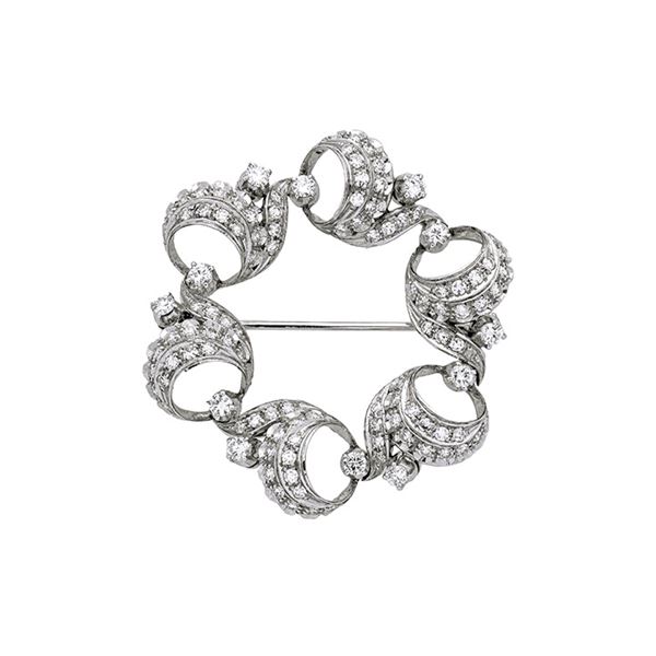 Brooch in platinum and diamonds