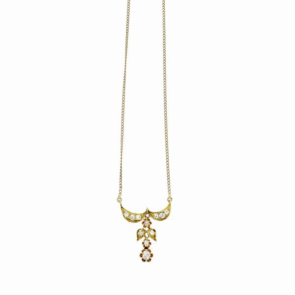 Collana in oro giallo e diamanti
