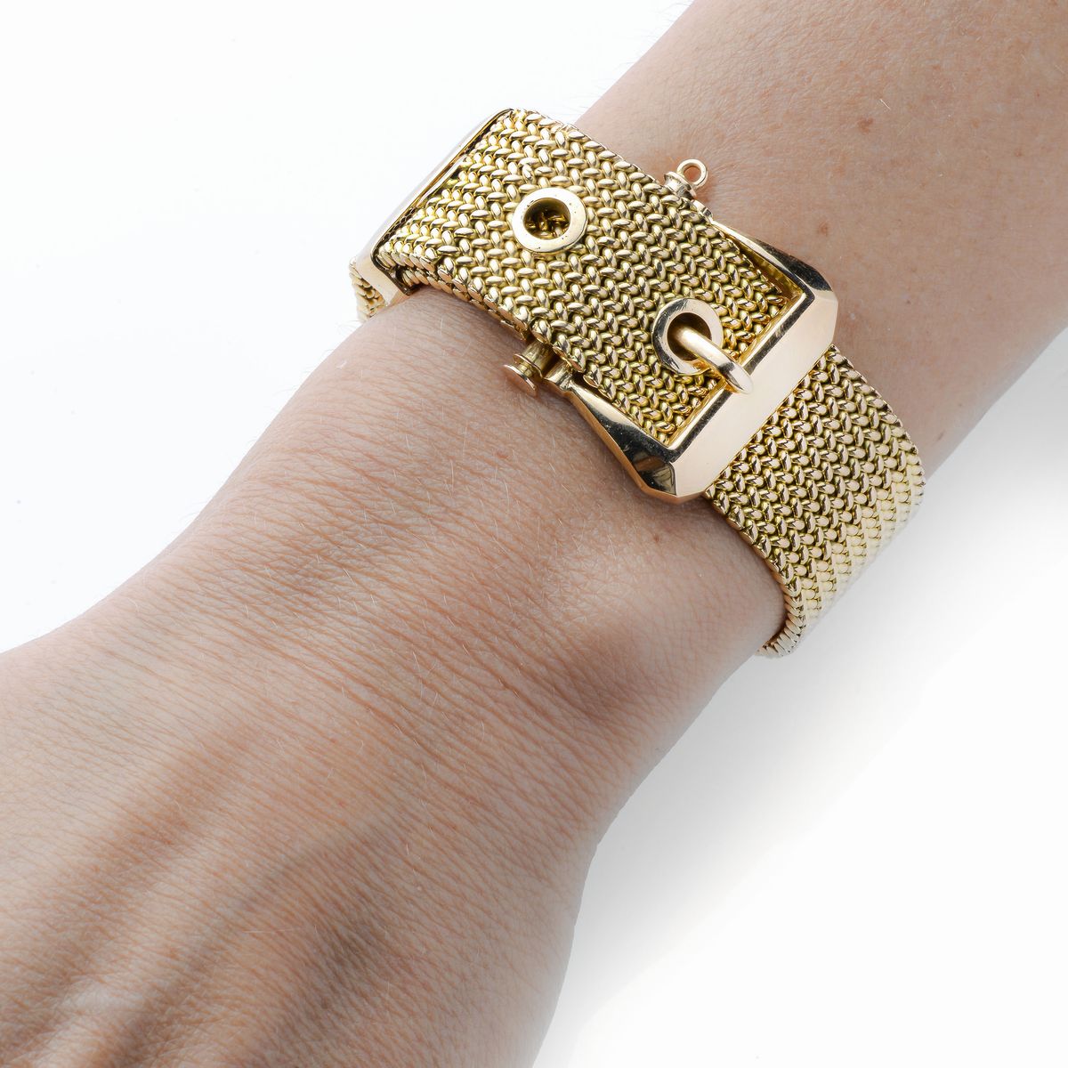Bracciale a cintura in oro giallo con grande fibbia