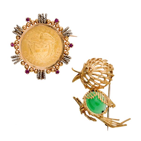 UNOAERRE - Two brooch, one with a canarin and one with coin
