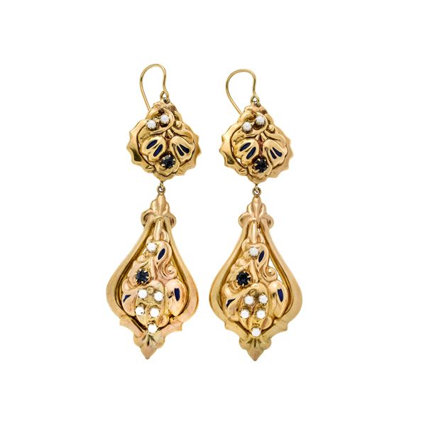 Pair of earrings in low title gold, enamel and stones