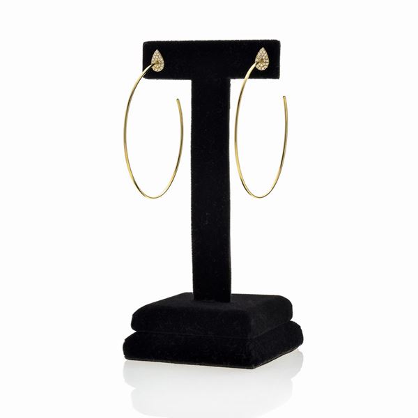 Pair of hoop earrings in yellow gold and diamonds  - Auction Auction of Antique Jewelry, Modern and Watches - Curio - Casa d'aste in Firenze