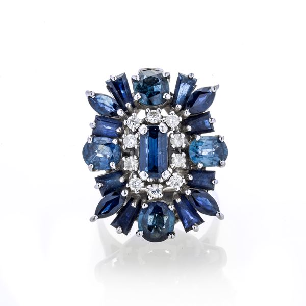 Ring in white gold, diamonds and sapphires