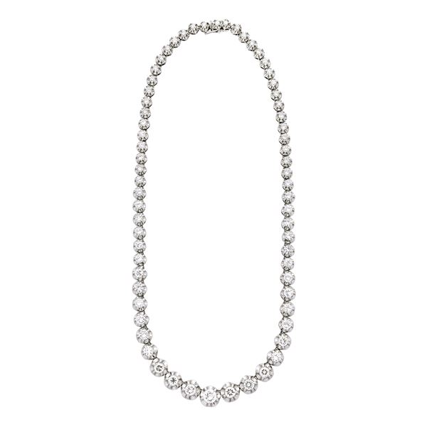 Important necklace in white gold and brilliant cut diamonds
