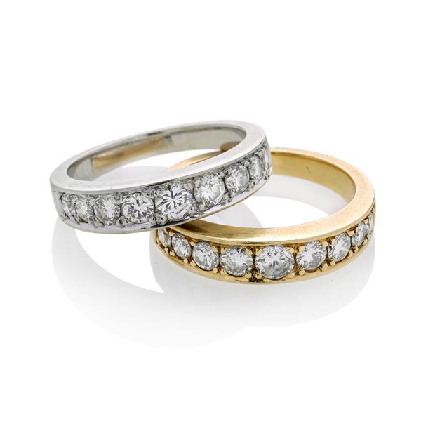Coppia di anelli in oro bianco, oro giallo e diamanti