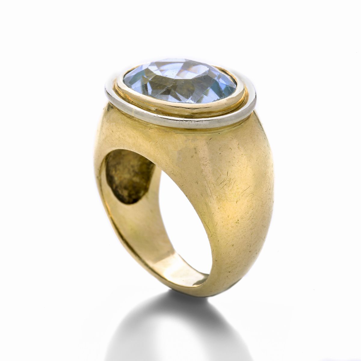 Anello in Oro Giallo e Acquamarina