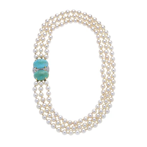 Collana a tre fili in perle coltivate, oro giallo, oro biacno, diamanti e turchese