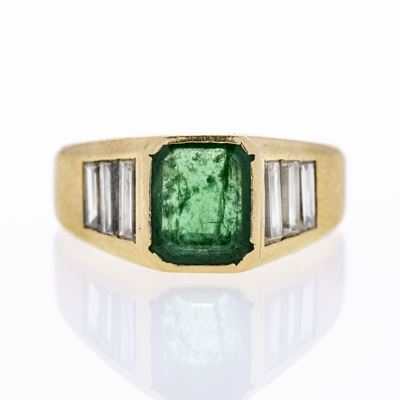 Anello in Oro Giallo, Diamanti e Smeraldo