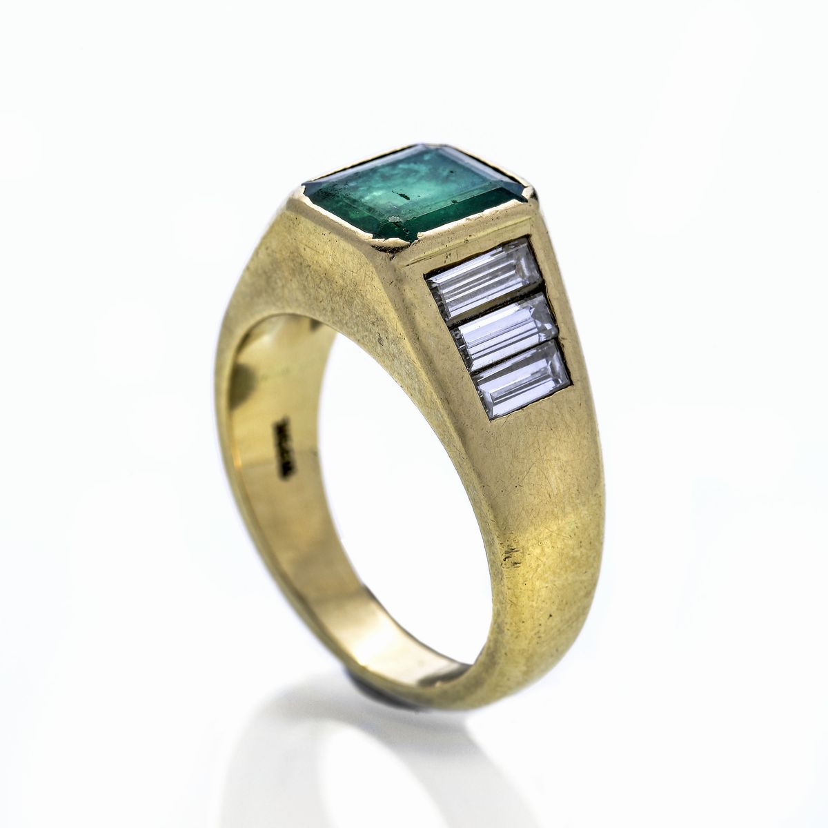 Anello in Oro Giallo, Diamanti e Smeraldo