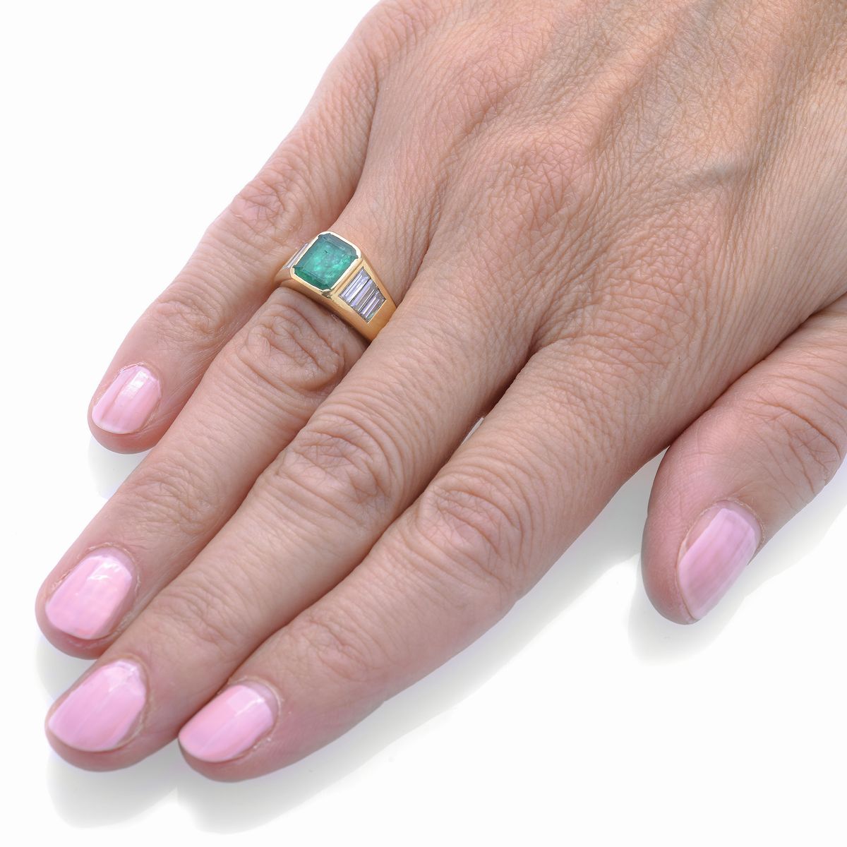 Anello in Oro Giallo, Diamanti e Smeraldo
