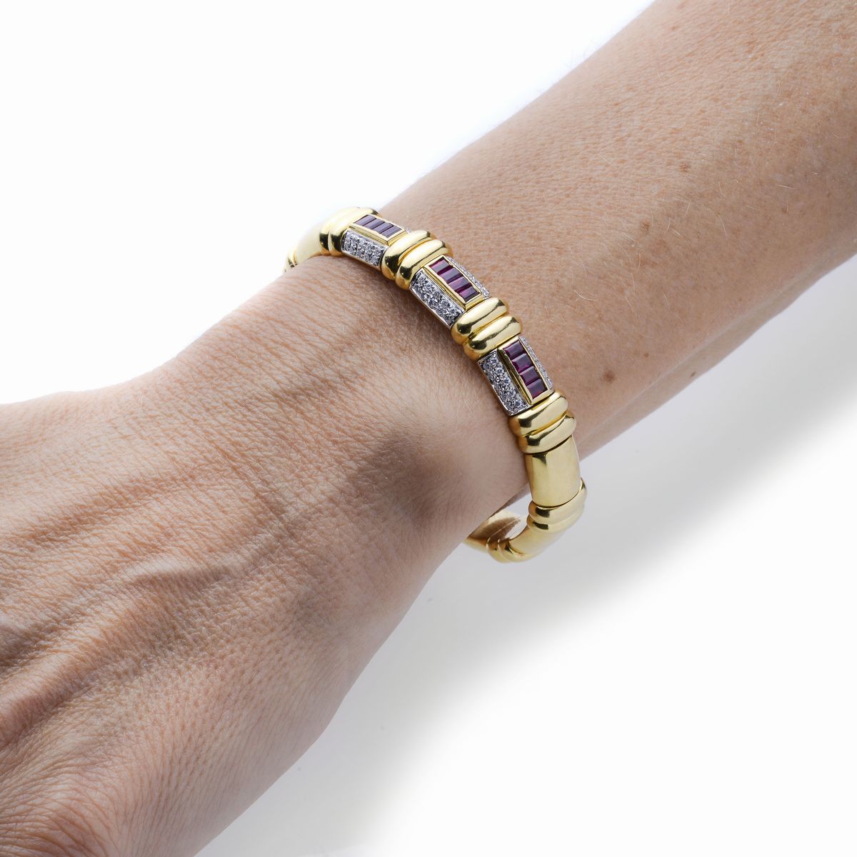 Bracciale Rigido in Oro Giallo, Oro Bianco, Diamanti e Rubini