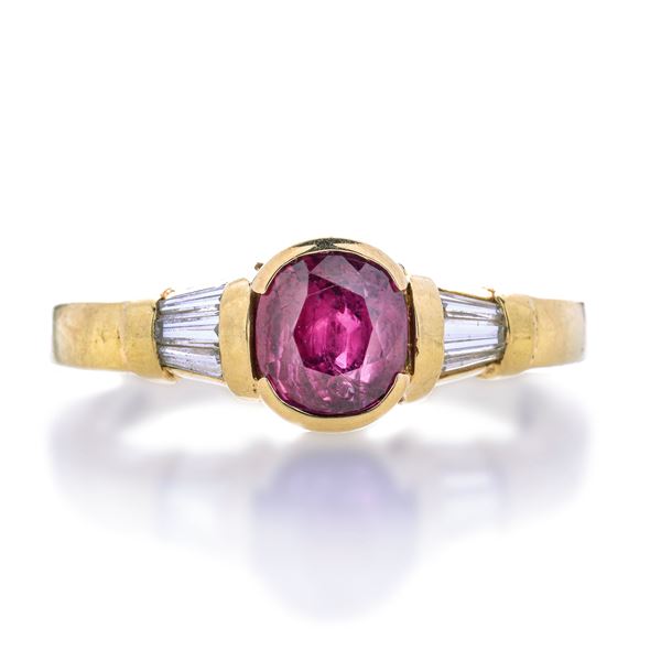 Ring in yellow gold, diamonds and ruby