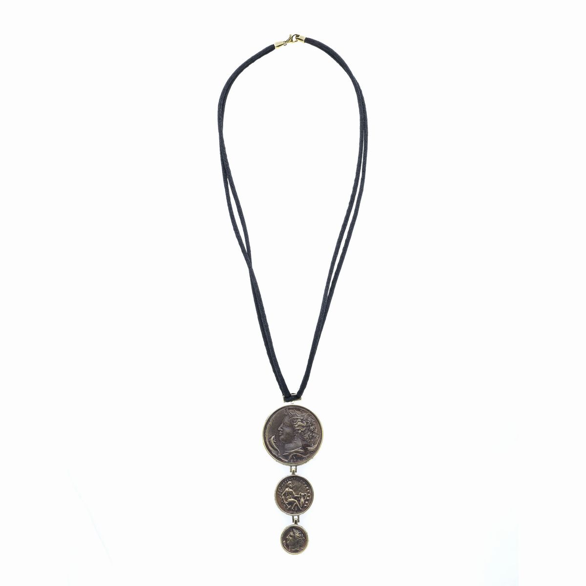 Collana in Oro Giallo, con Monete e Passamaneria